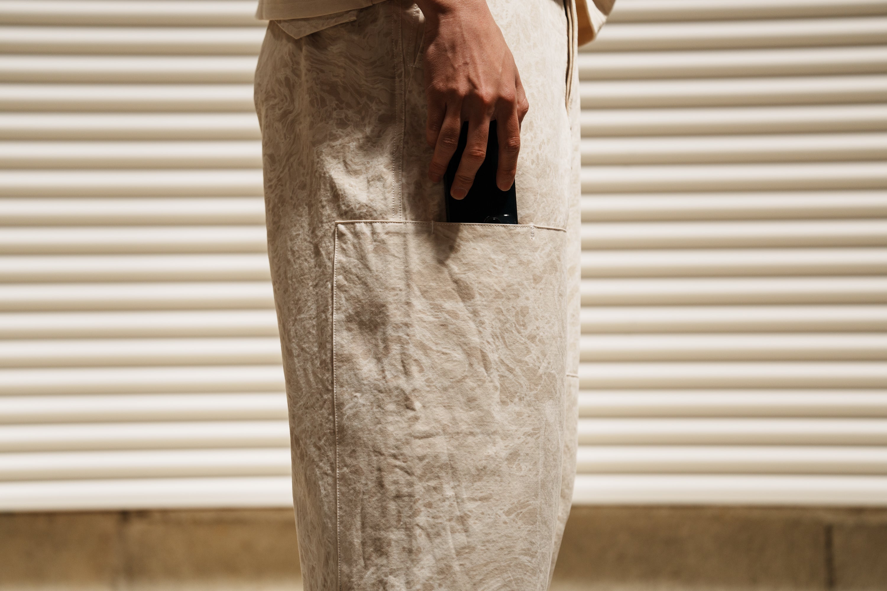 amachi. Double Knee Cargo Pants Suminagashi  - Off White×White Marble